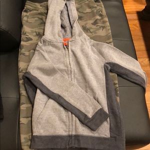 Simple grey hoodie (brand new)